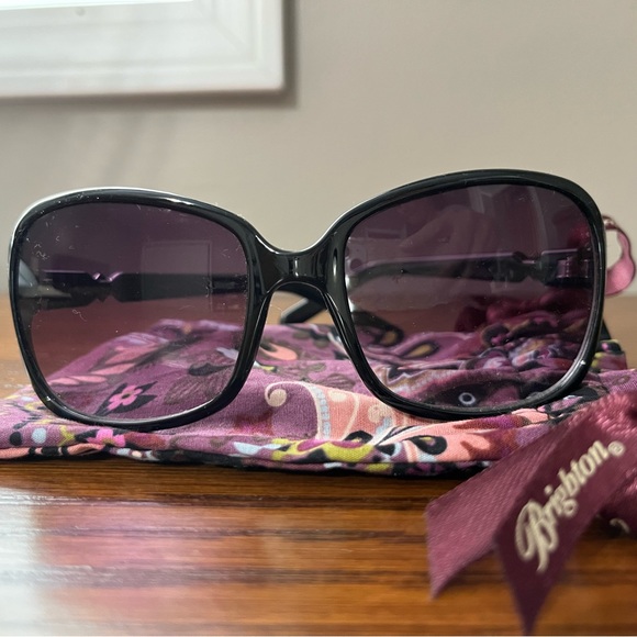 Sunglasses (women’s) - Picture 4 of 13